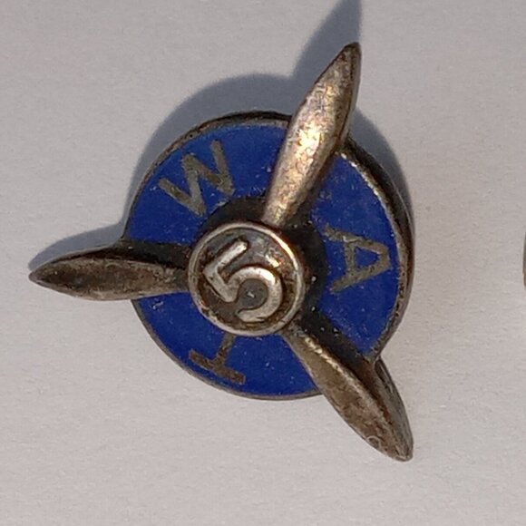 Vintage TWA Trans World Airlines Service Pin 5 Years - Picture 4 of 5